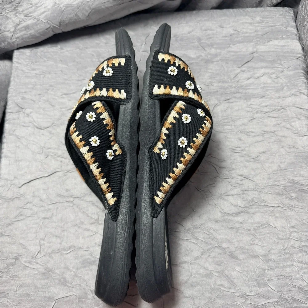 Hey Dude Christi Slide Embroidered Tan/White Beaded Black Sandals Womens Size 9